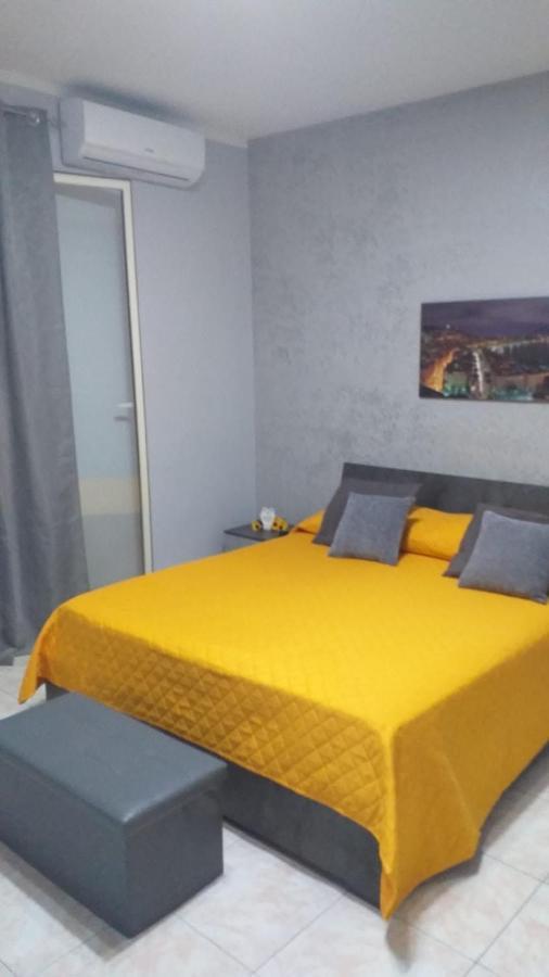 B&B Rusinella Napoli Bagian luar foto