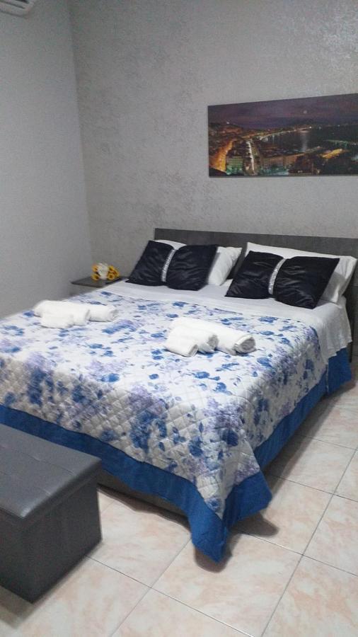 B&B Rusinella Napoli Bagian luar foto