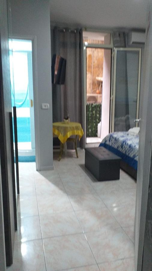 B&B Rusinella Napoli Bagian luar foto